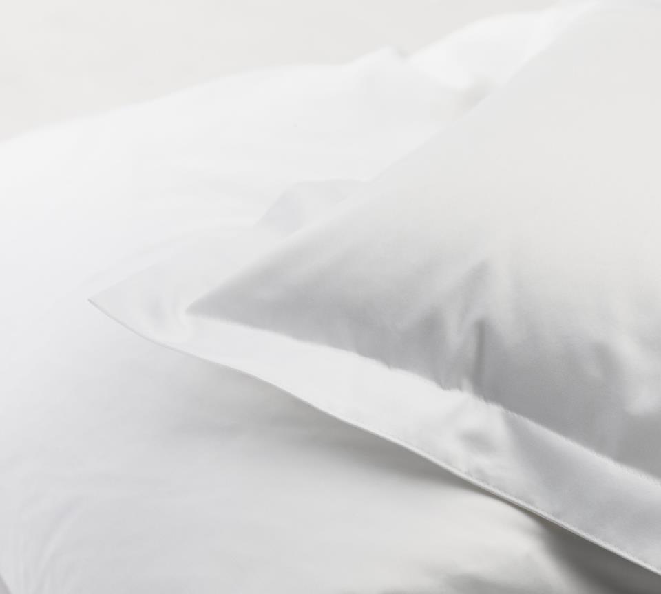 DUX beddengoed satijn effen wit